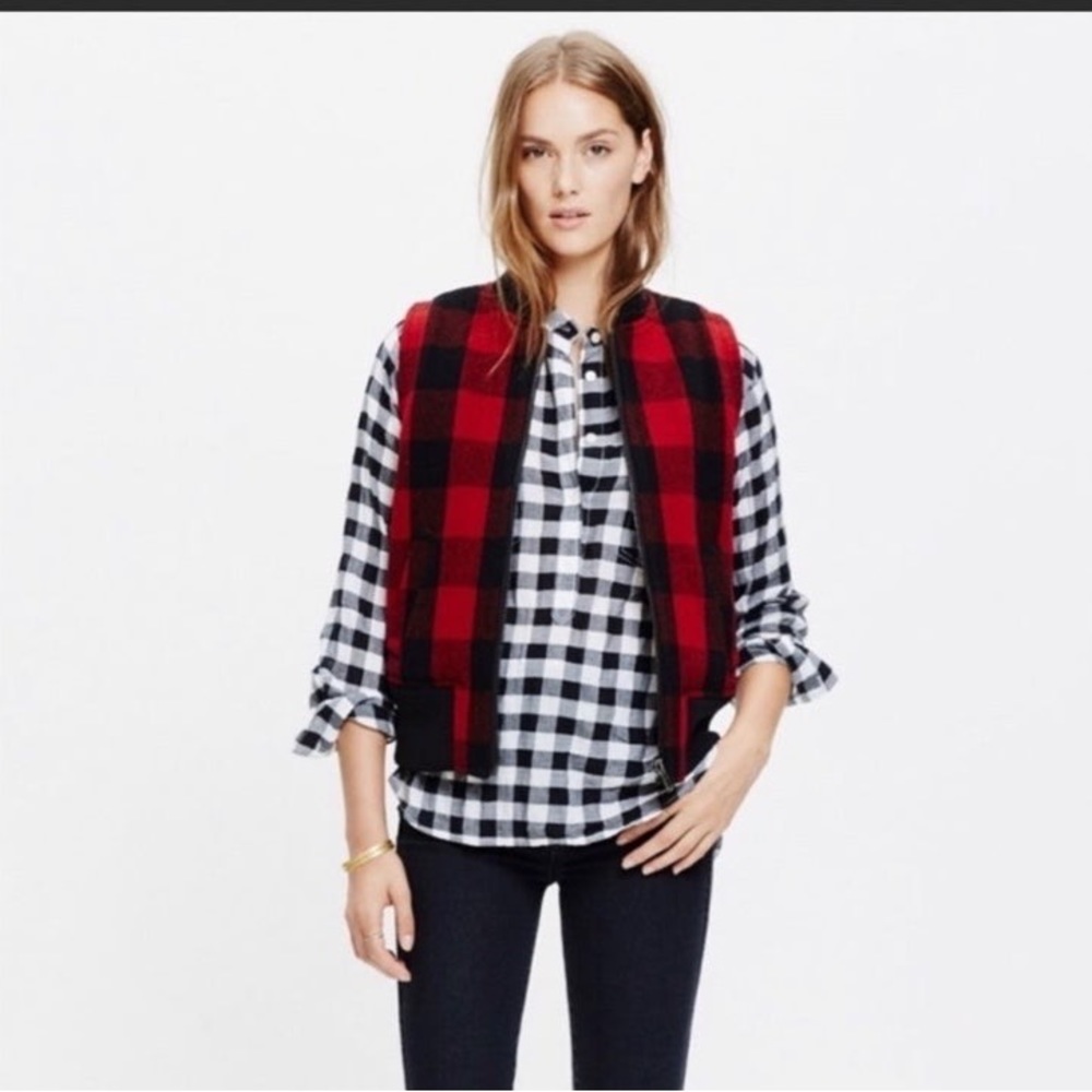 Madewell Buffalo Plaid Sherpa-Lined Vest in Red/Black - Medium